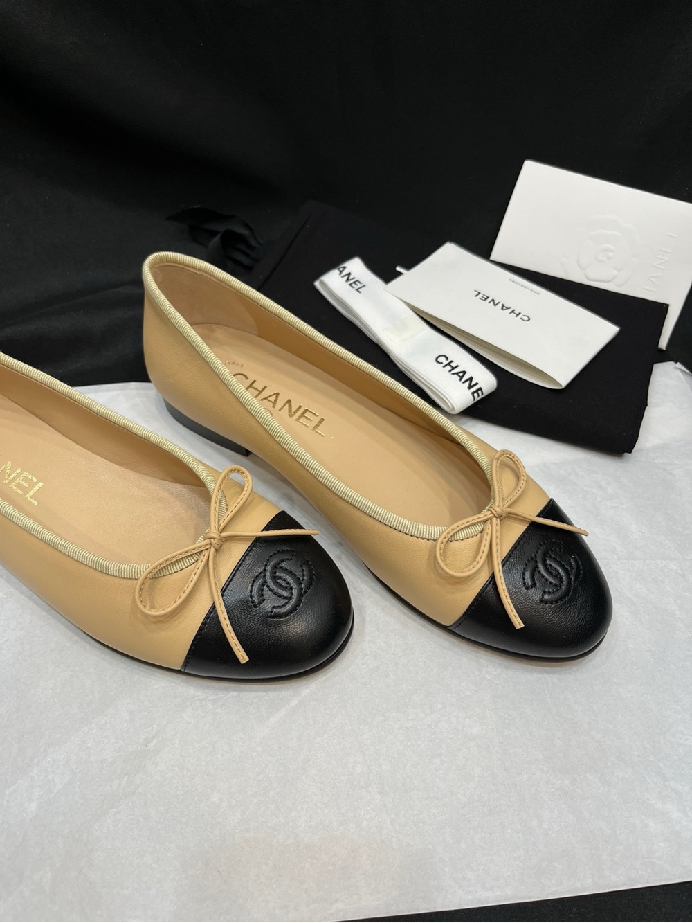 CHANEL 💗Beige and Black Cap Toe Ballet Flats with Bow - Picture 3 of 8